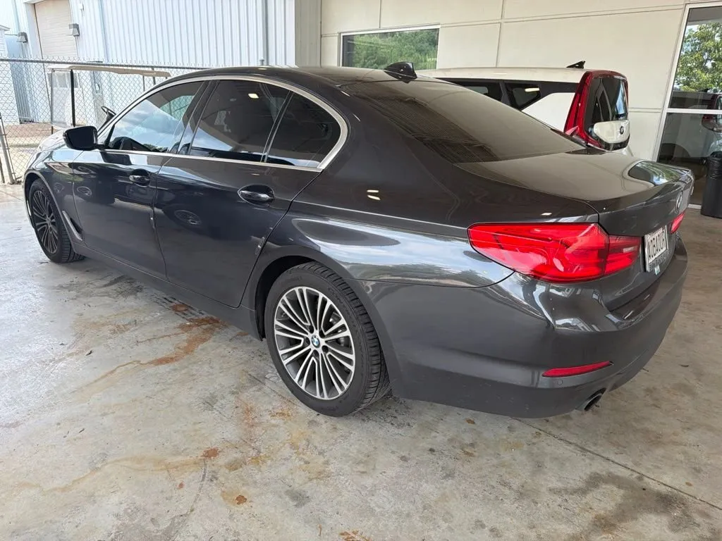 2019 BMW 5 Series 530i thumbnail 2