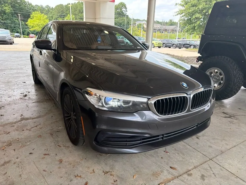 2019 BMW 5 Series 530i thumbnail 4