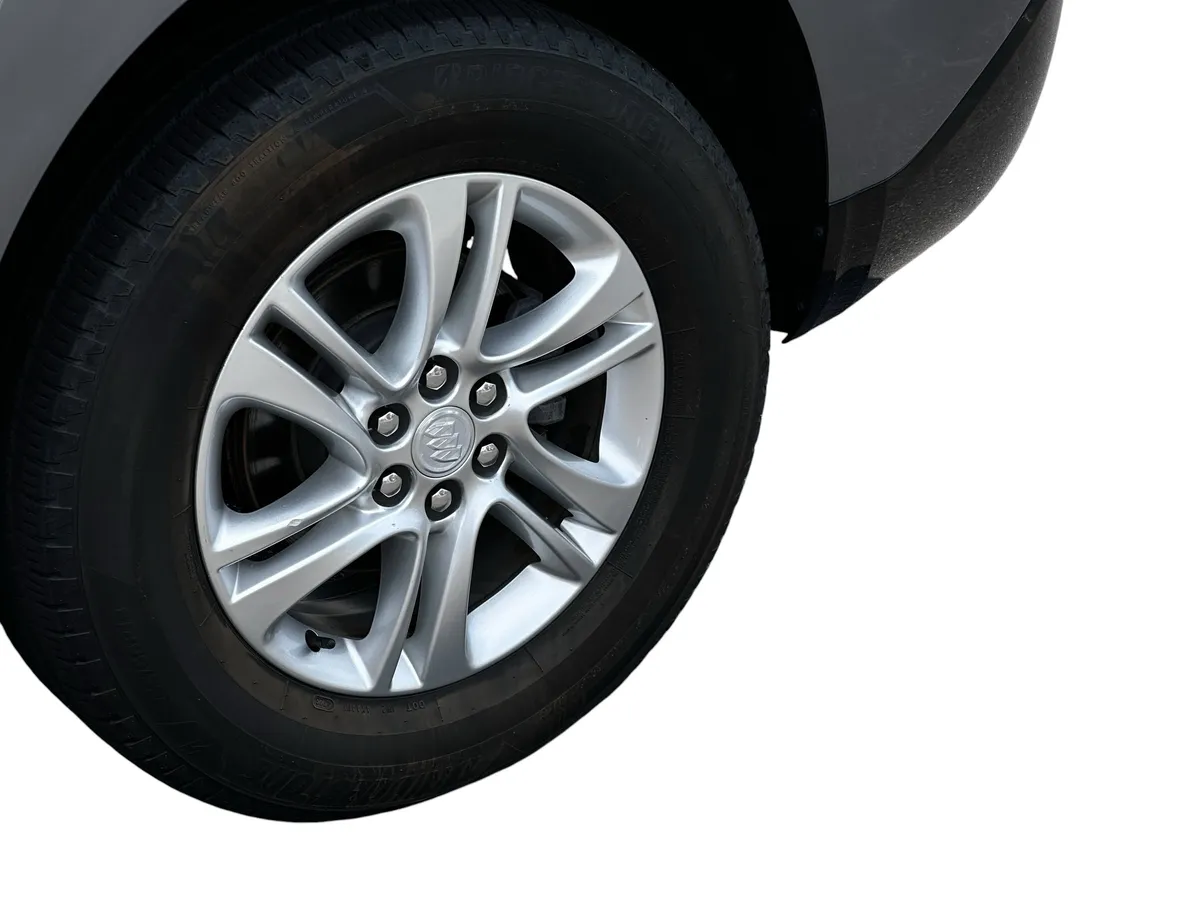 2019 Buick Enclave Essence thumbnail 12