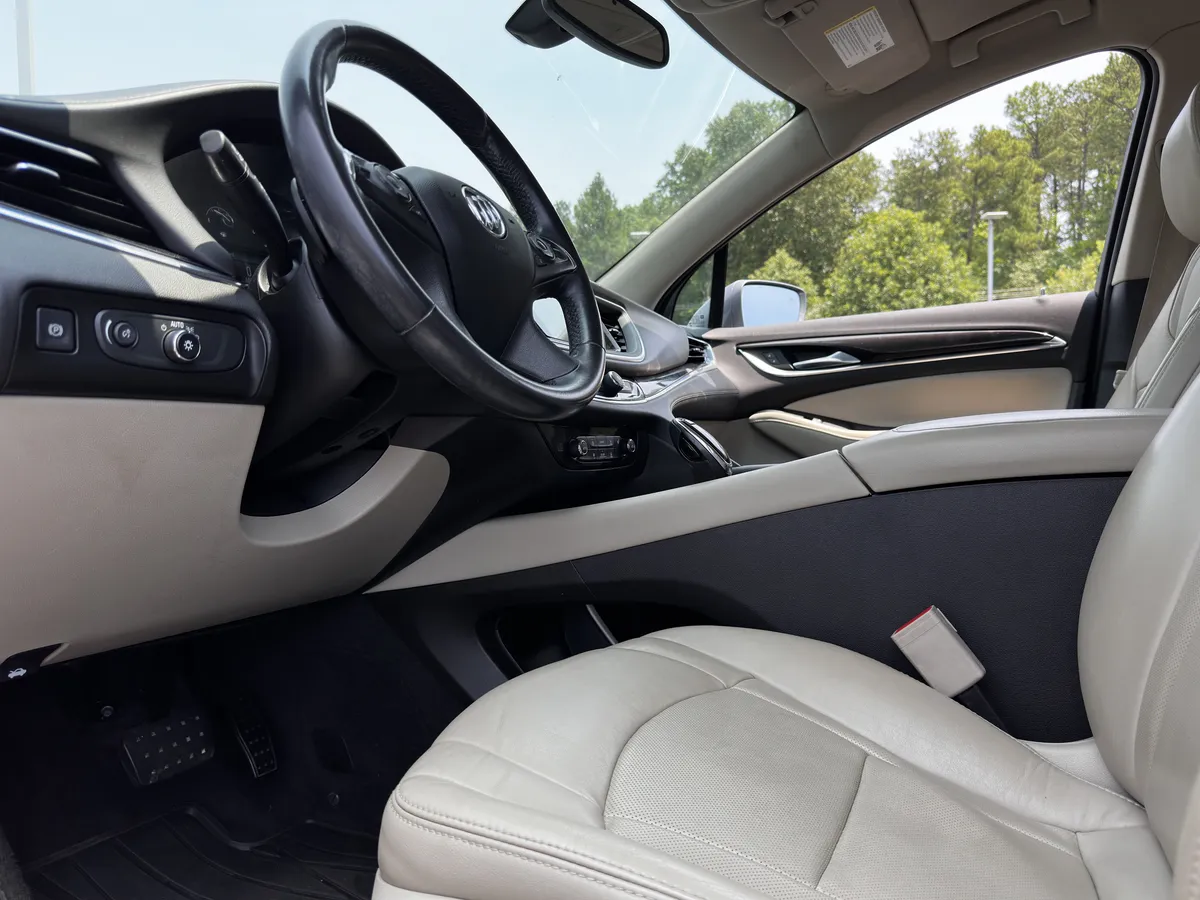 2019 Buick Enclave Essence thumbnail 15