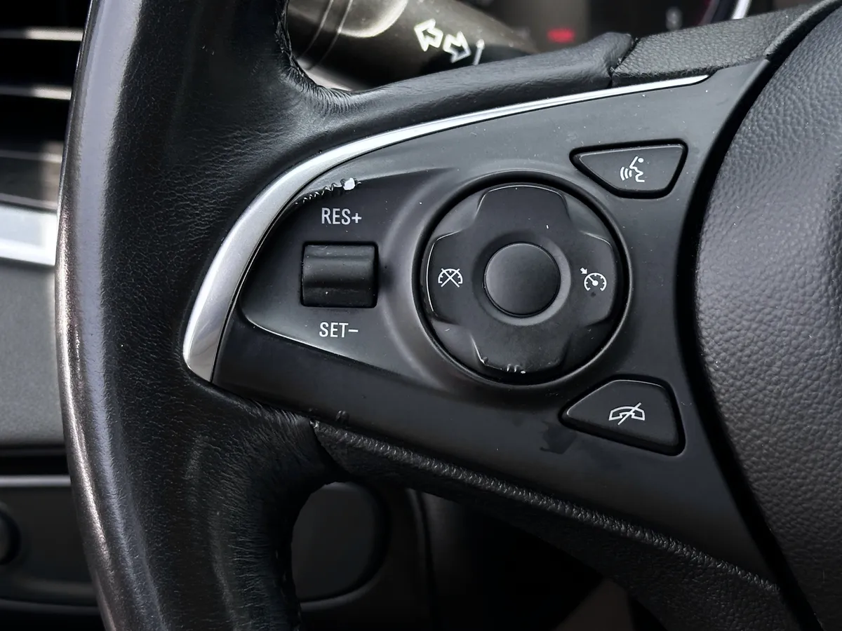 2019 Buick Enclave Essence thumbnail 18