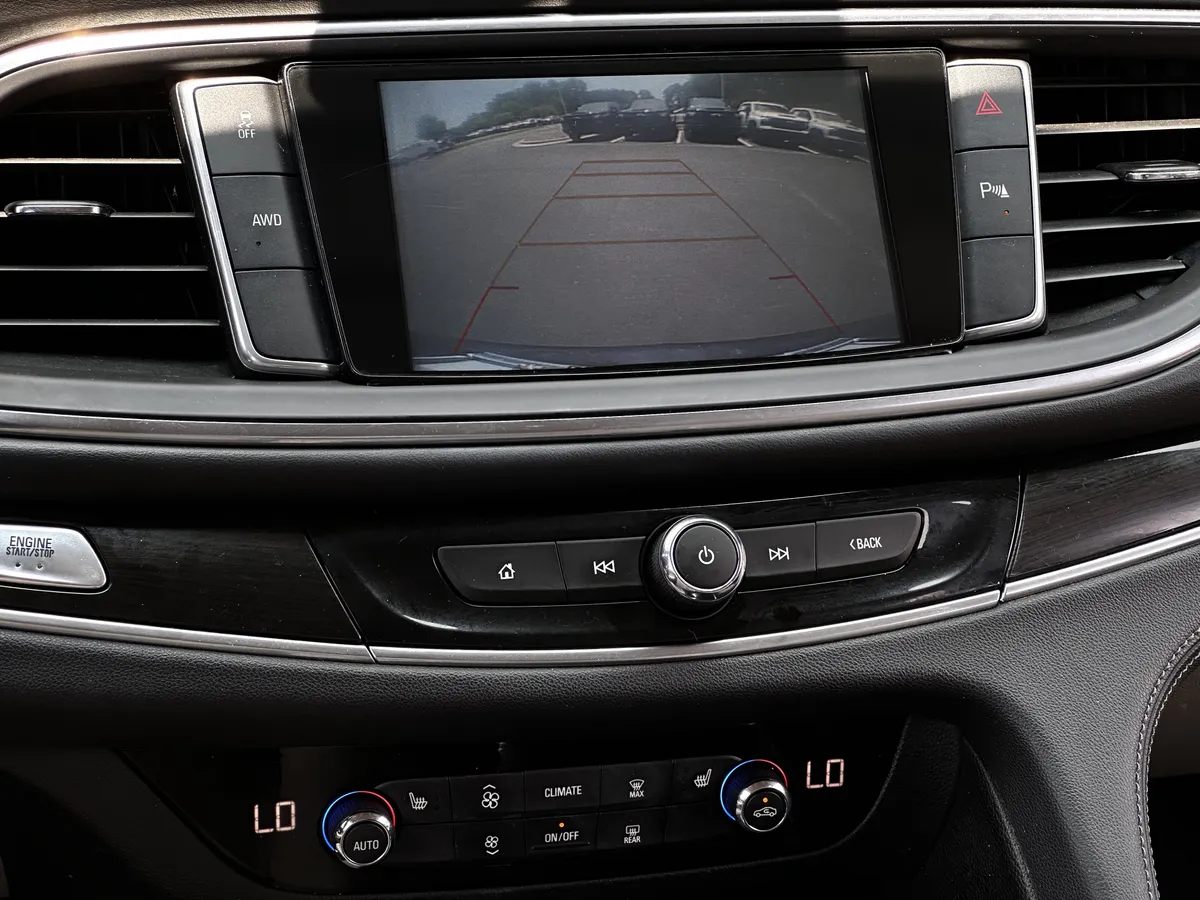 2019 Buick Enclave Essence thumbnail 24