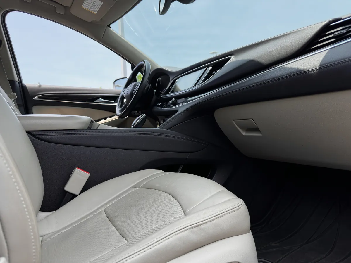 2019 Buick Enclave Essence thumbnail 32