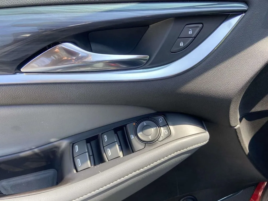 2019 Buick Enclave Essence thumbnail 12