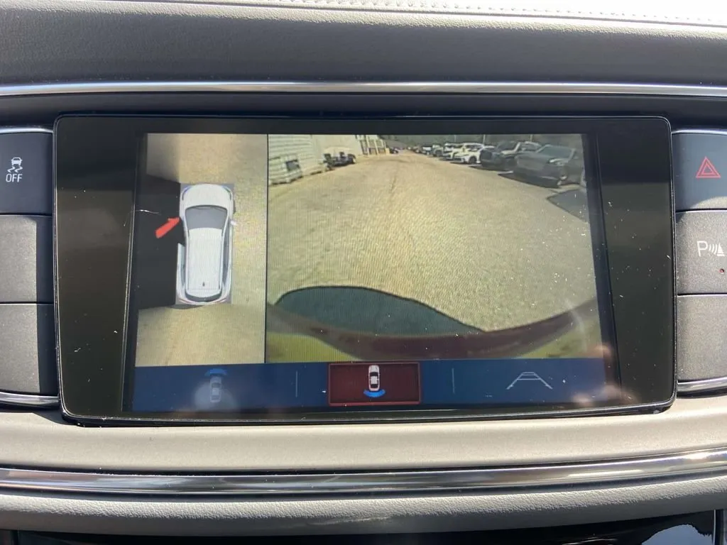 2019 Buick Enclave Essence thumbnail 24