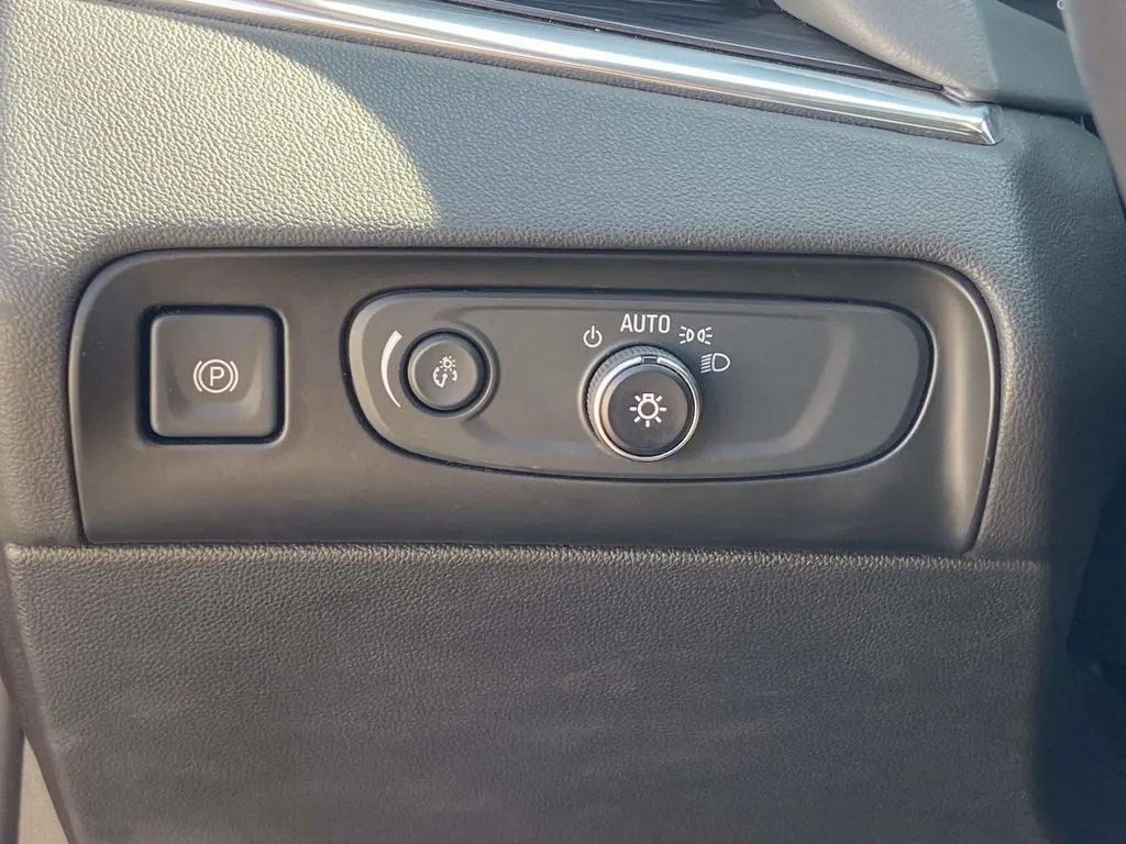2019 Buick Enclave Essence thumbnail 29
