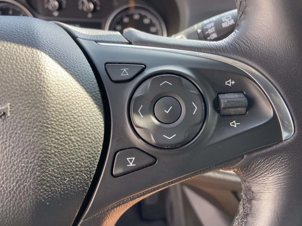 2019 Buick Enclave Essence thumbnail 34