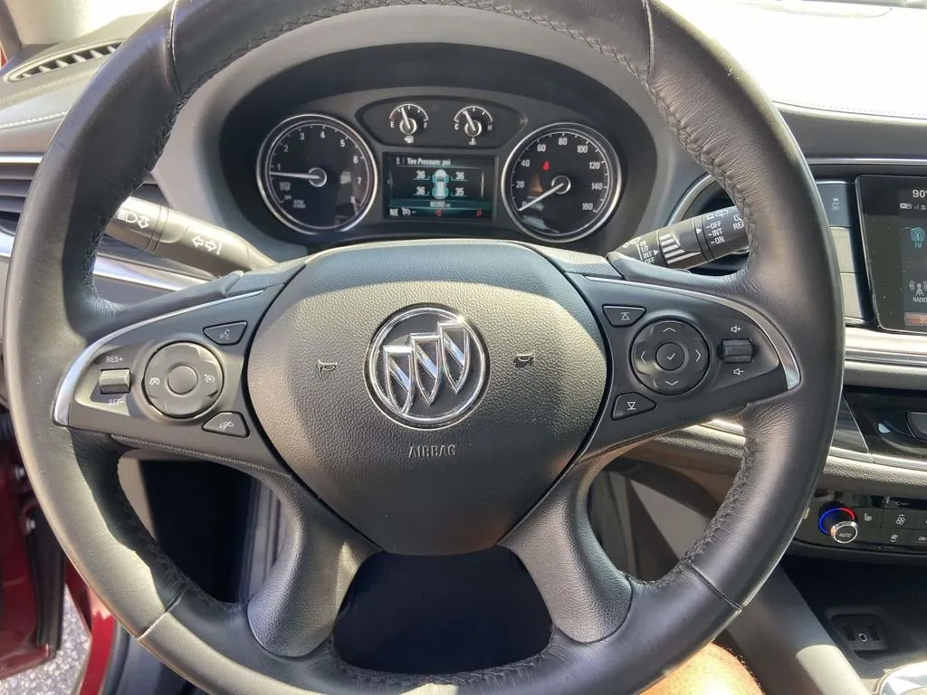 2019 Buick Enclave Essence thumbnail 35