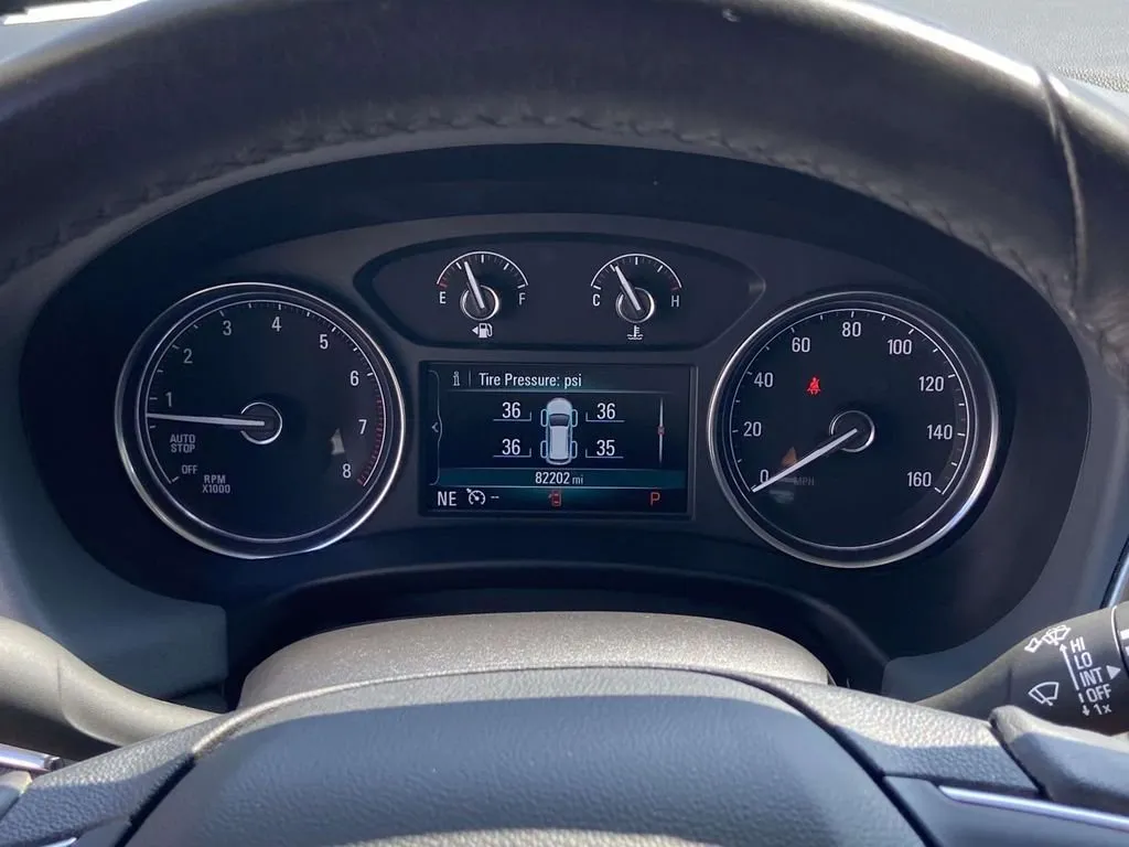 2019 Buick Enclave Essence thumbnail 36