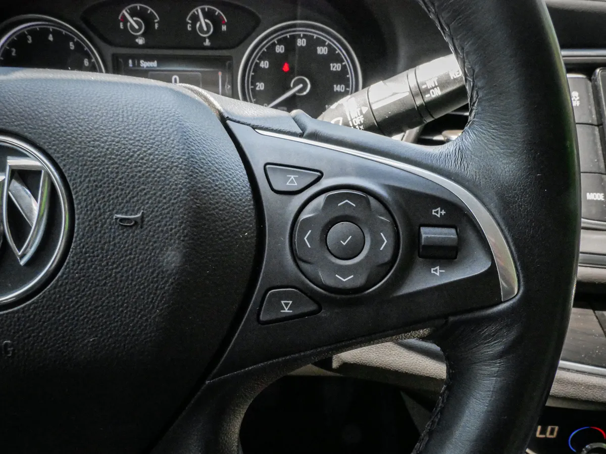 2019 Buick Enclave Premium thumbnail 19
