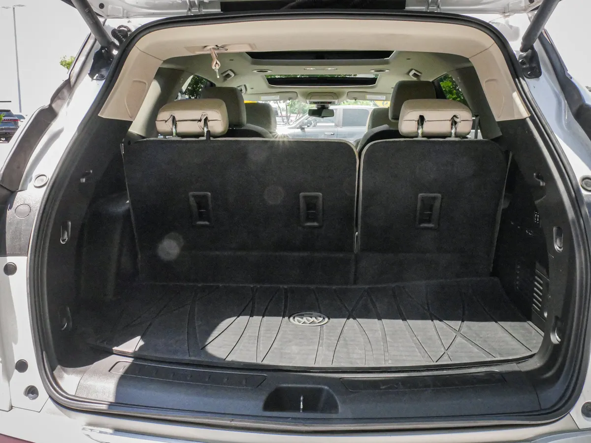 2019 Buick Enclave Premium thumbnail 32