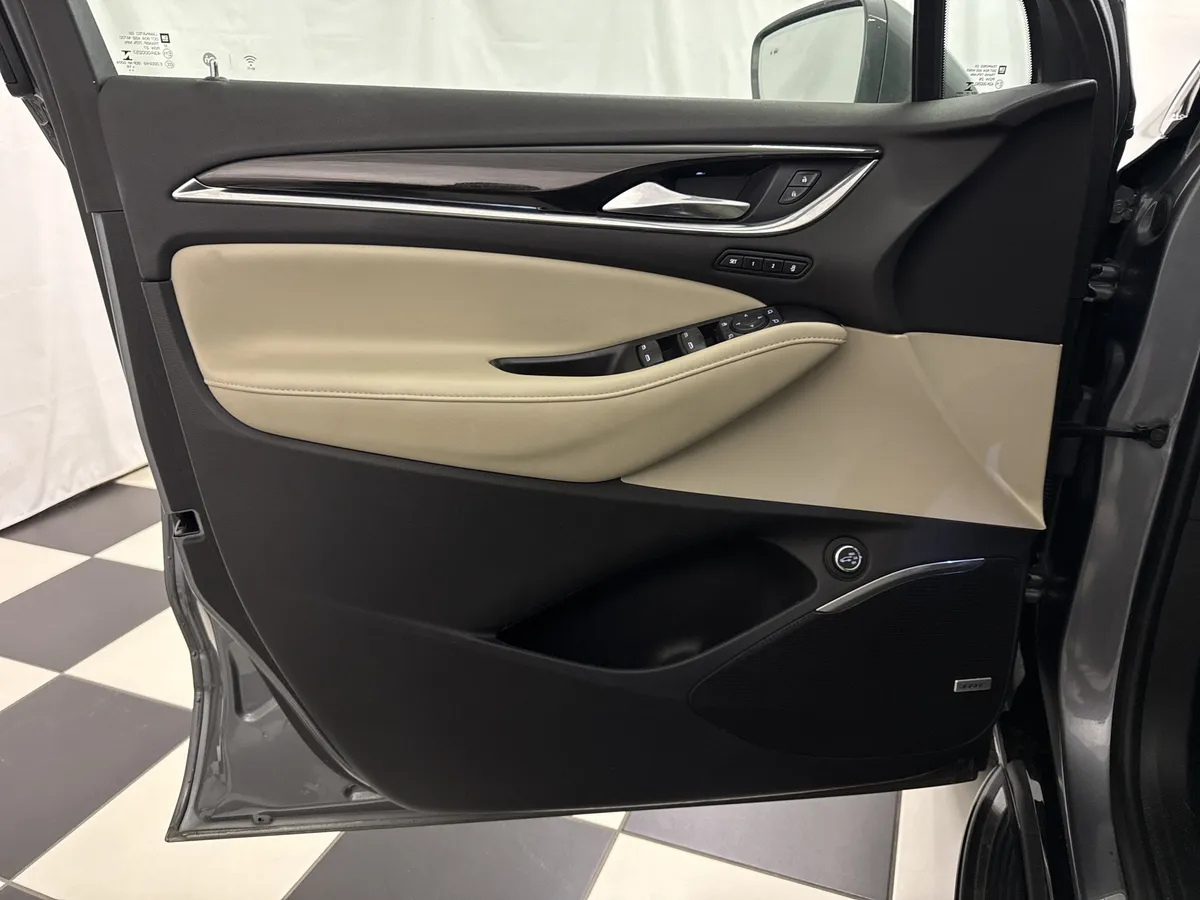 2019 Buick Enclave Premium thumbnail 12