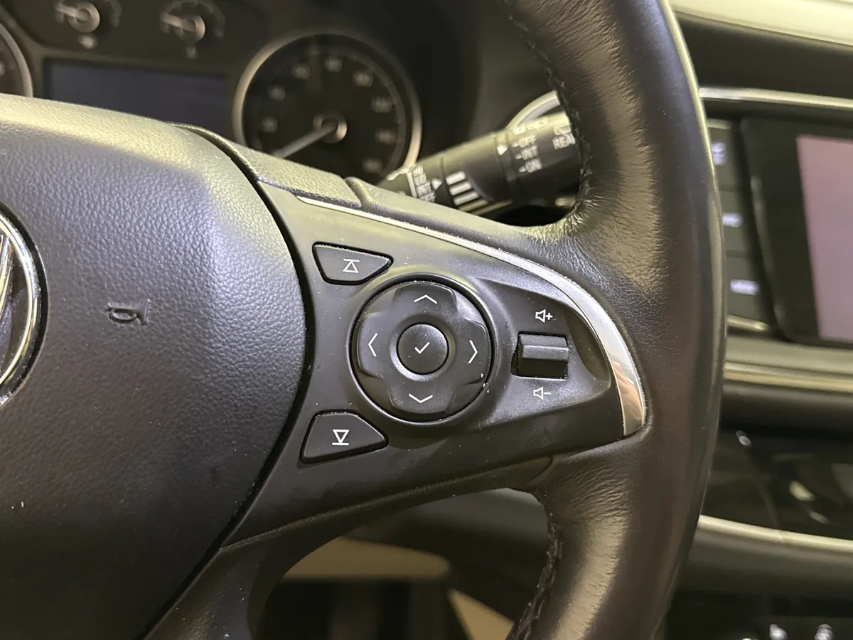 2019 Buick Enclave Premium thumbnail 17
