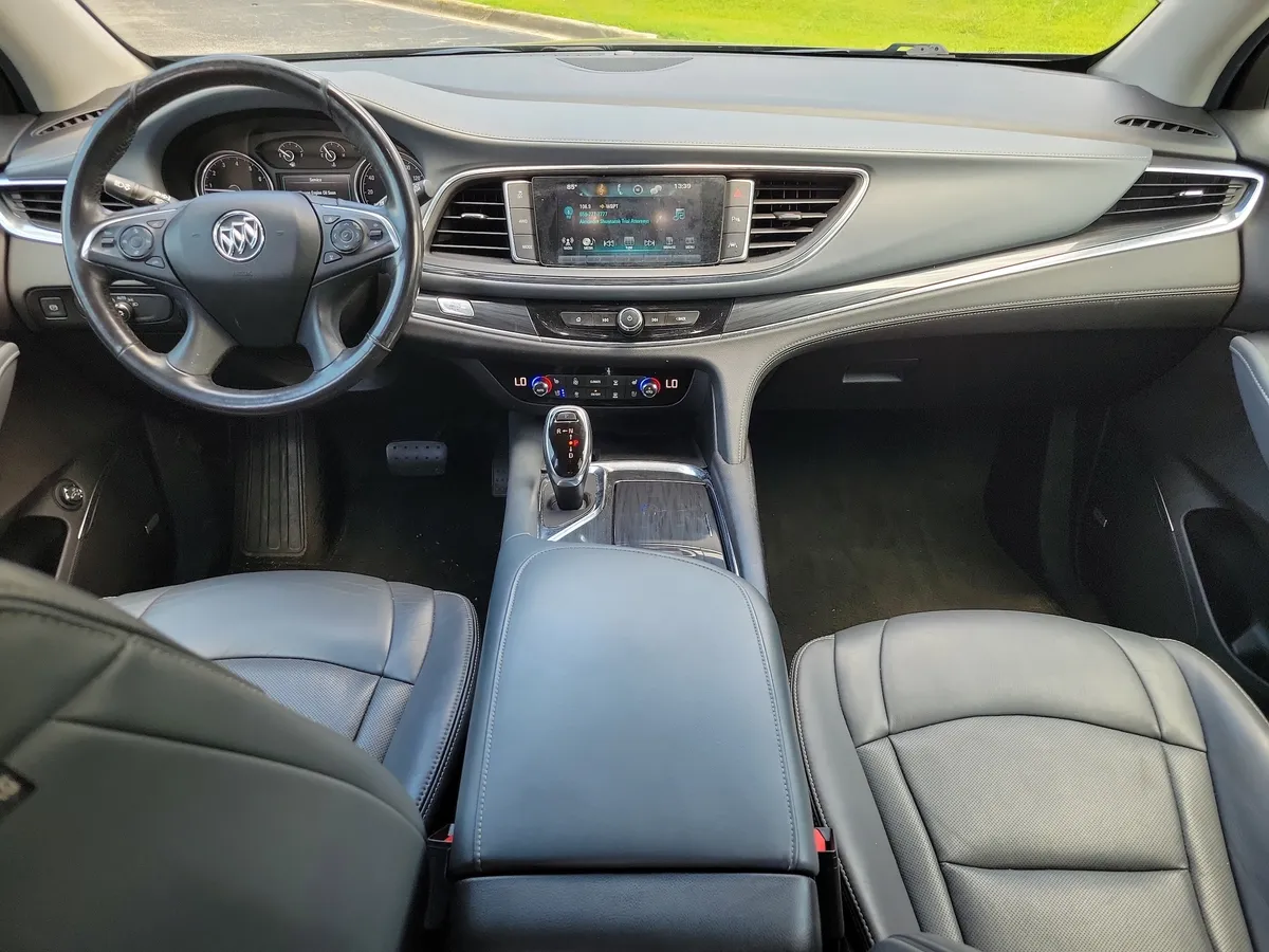 2019 Buick Enclave Premium thumbnail 10
