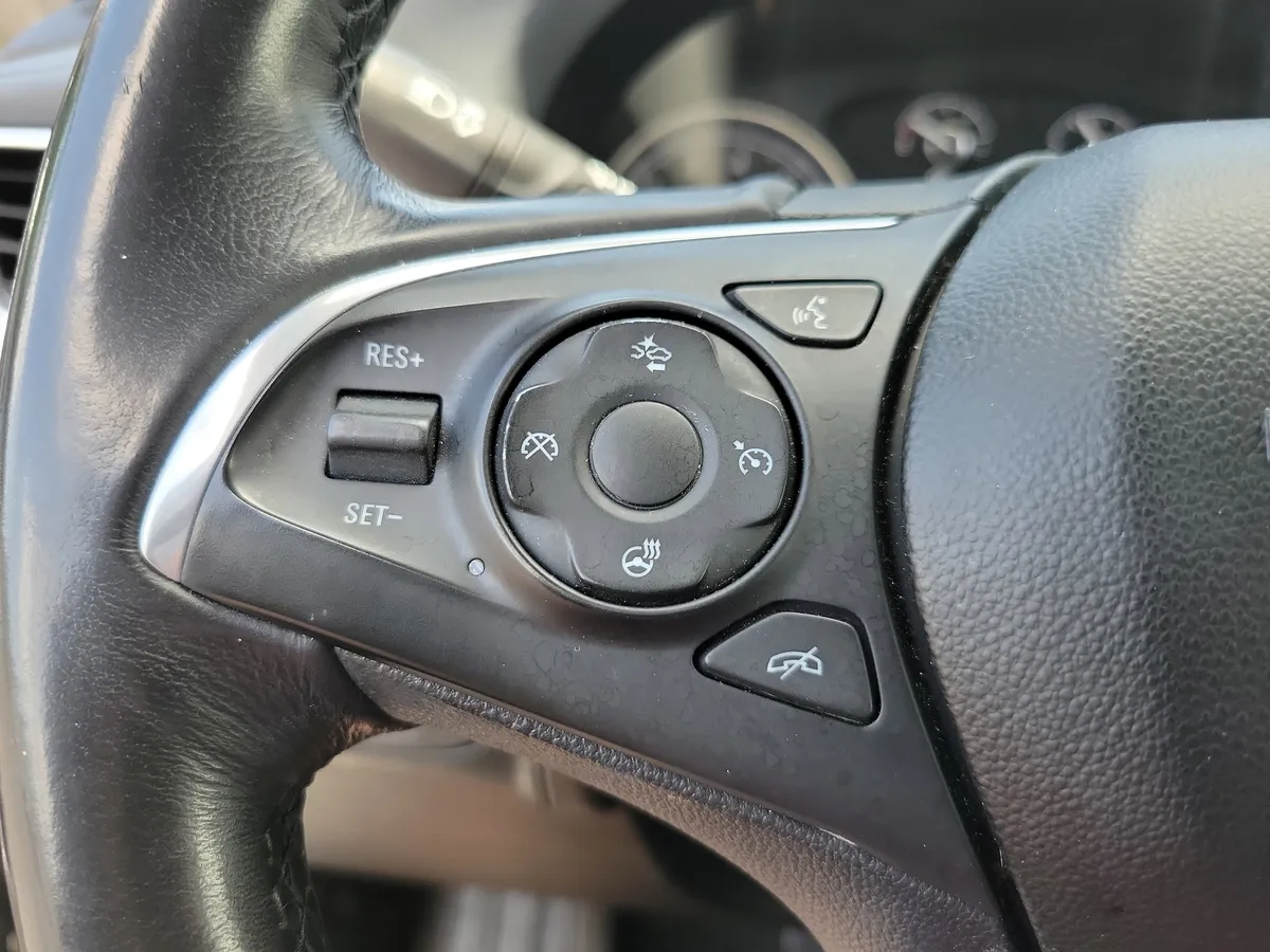 2019 Buick Enclave Premium thumbnail 15