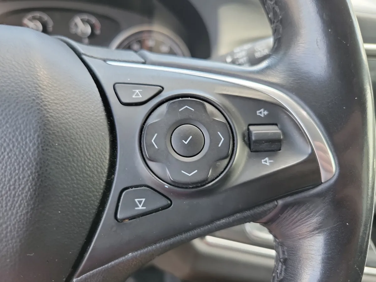 2019 Buick Enclave Premium thumbnail 16