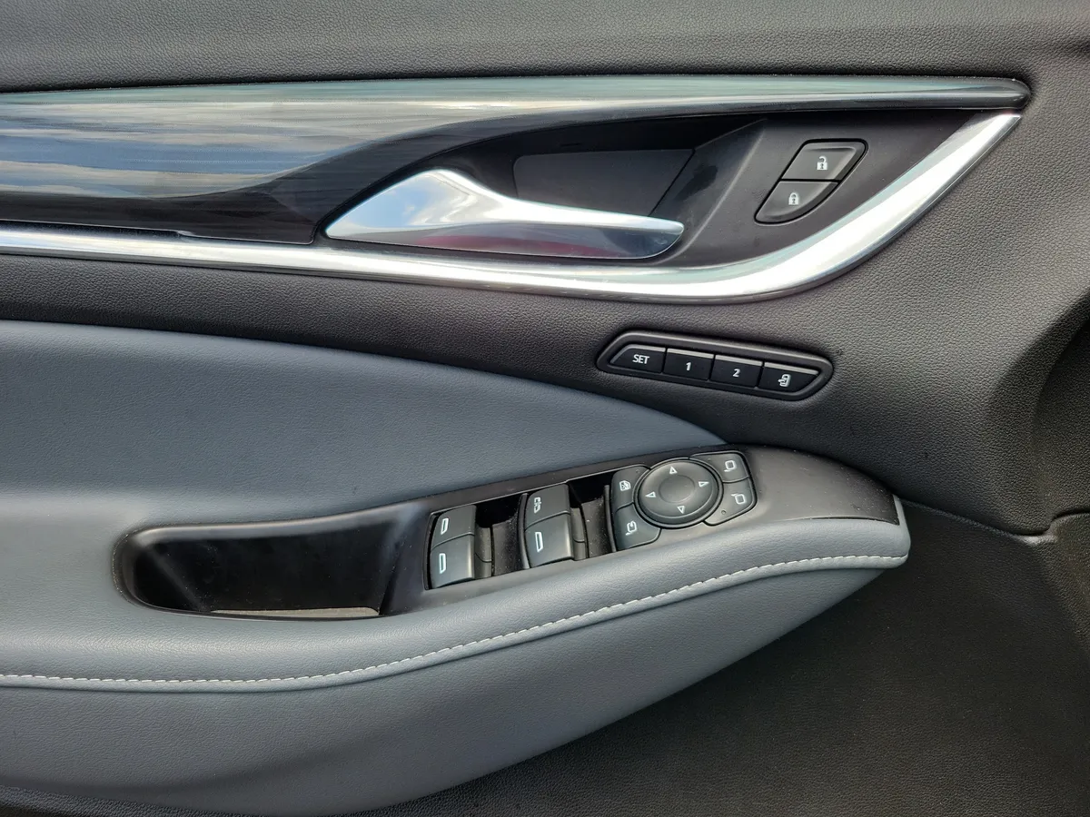 2019 Buick Enclave Premium thumbnail 7