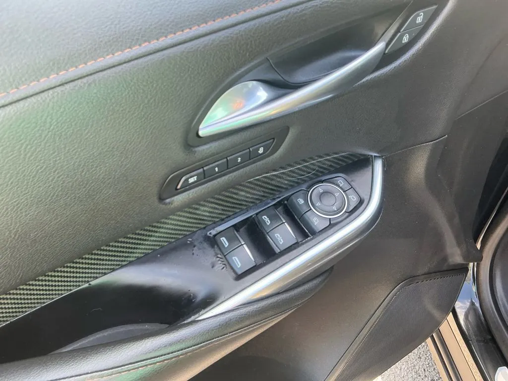 2019 Cadillac XT4 Sport thumbnail 16