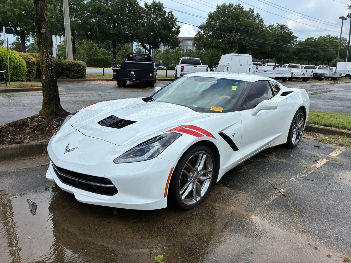 2019 Chevrolet Corvette Stingray 1LT thumbnail 3