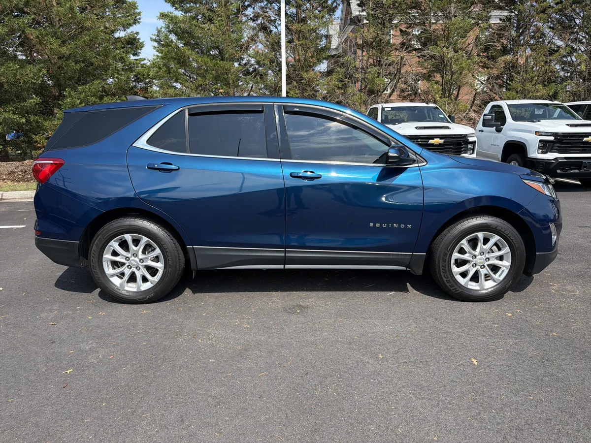 2019 Chevrolet Equinox LT thumbnail 10