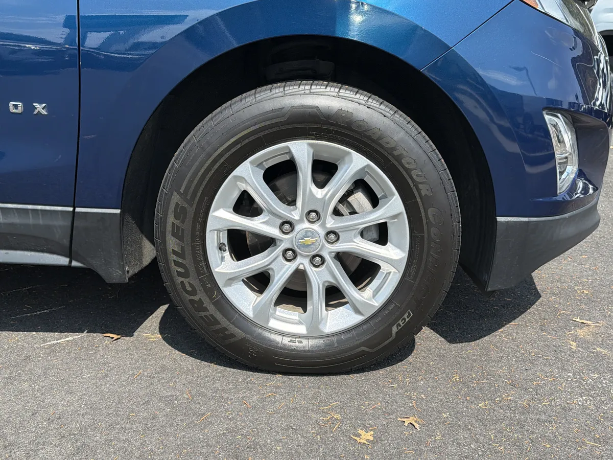 2019 Chevrolet Equinox LT thumbnail 12