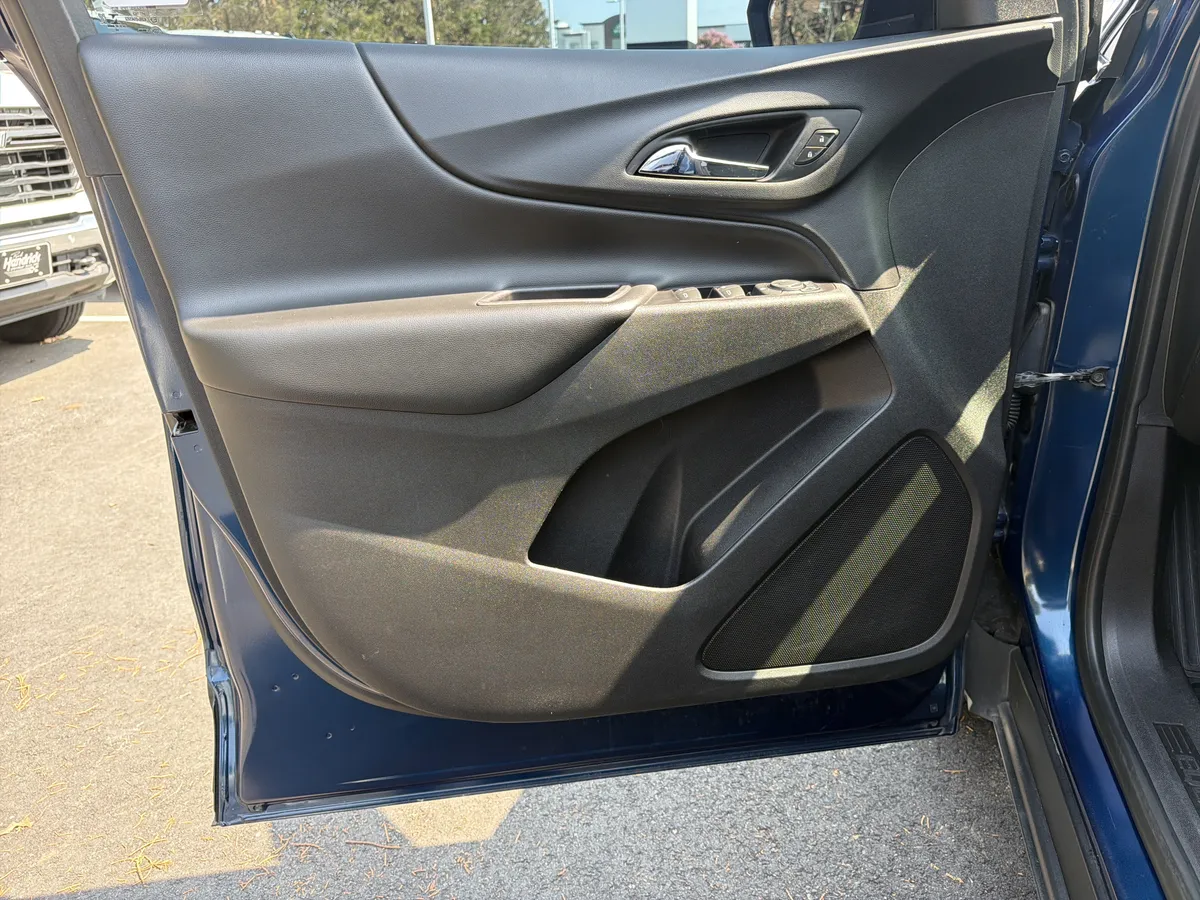 2019 Chevrolet Equinox LT thumbnail 13