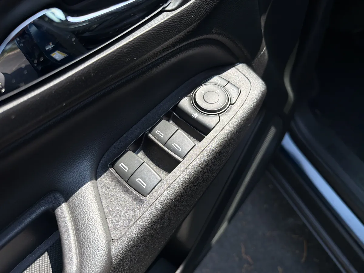 2019 Chevrolet Equinox LT thumbnail 14