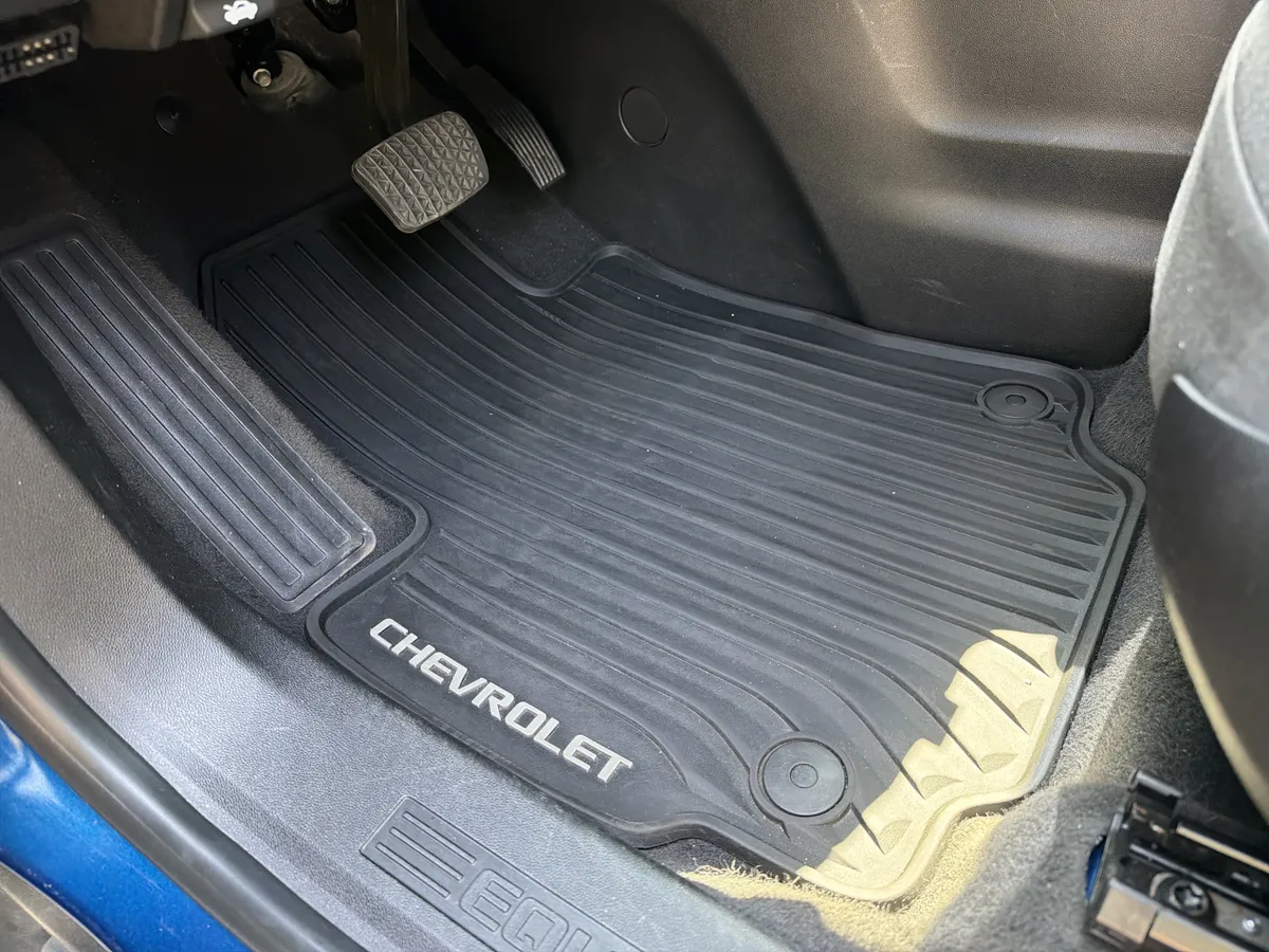 2019 Chevrolet Equinox LT thumbnail 16