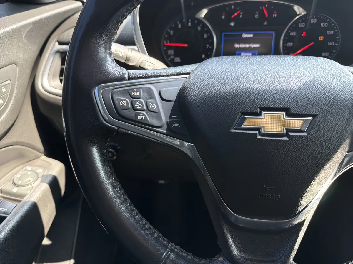 2019 Chevrolet Equinox LT thumbnail 18
