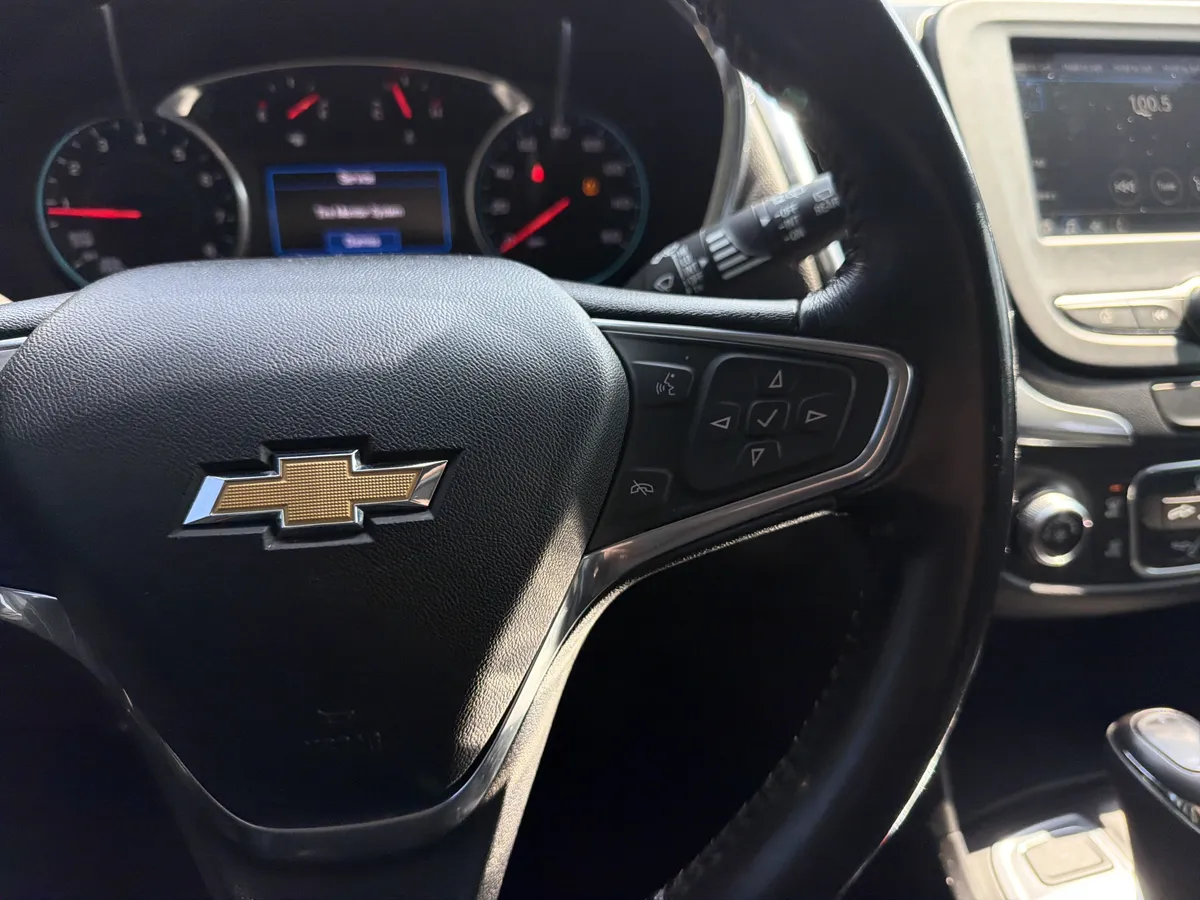 2019 Chevrolet Equinox LT thumbnail 19