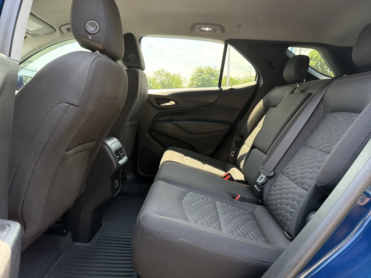 2019 Chevrolet Equinox LT thumbnail 30