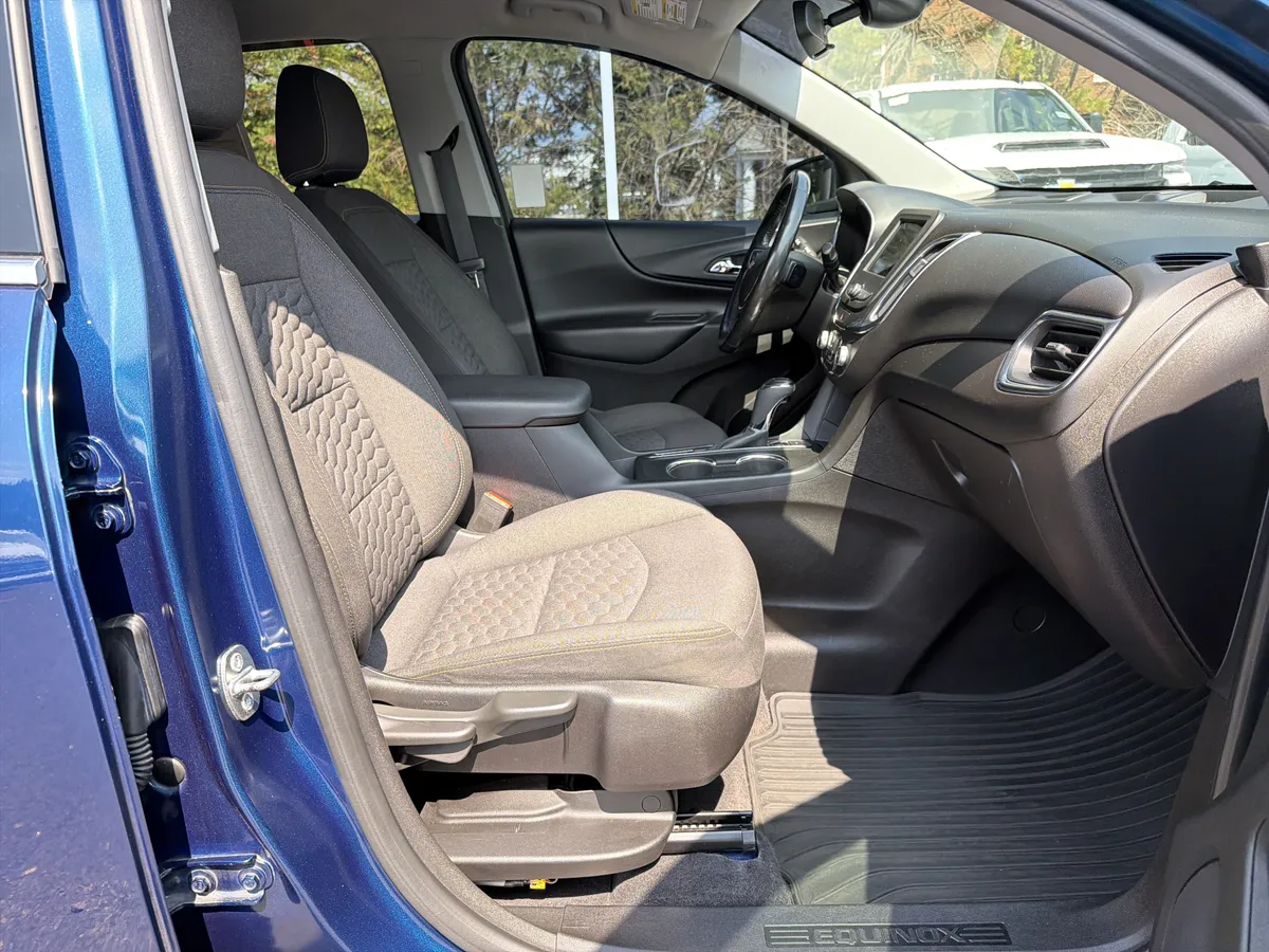 2019 Chevrolet Equinox LT thumbnail 33