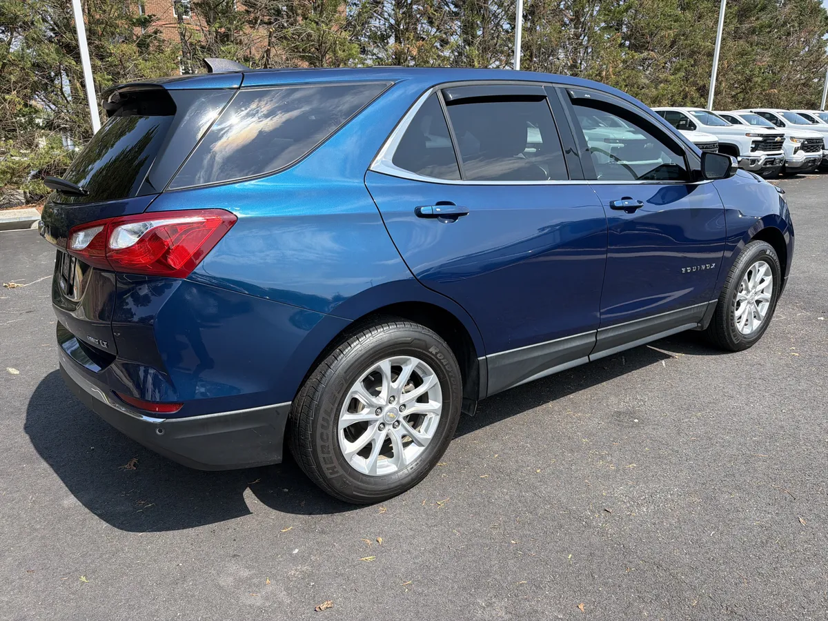 2019 Chevrolet Equinox LT thumbnail 9