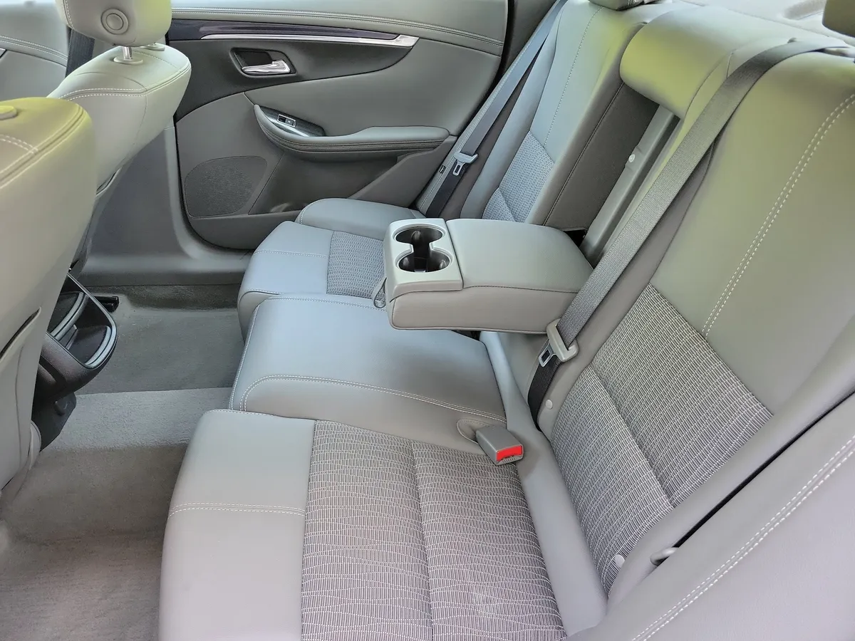 2019 Chevrolet Impala LS w/1FL thumbnail 13