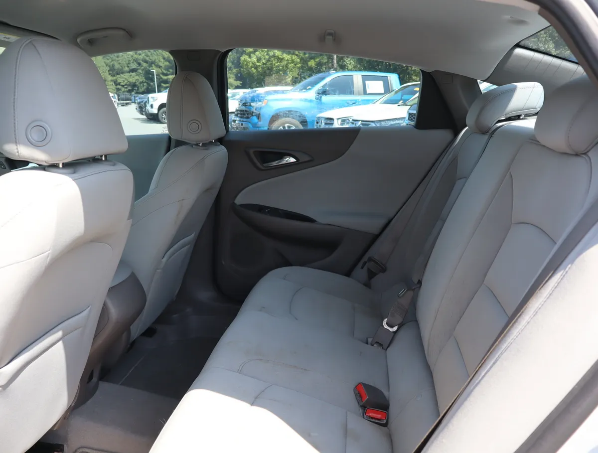 2019 Chevrolet Malibu LS thumbnail 29