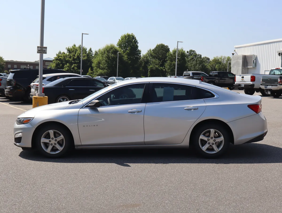 2019 Chevrolet Malibu LS thumbnail 5