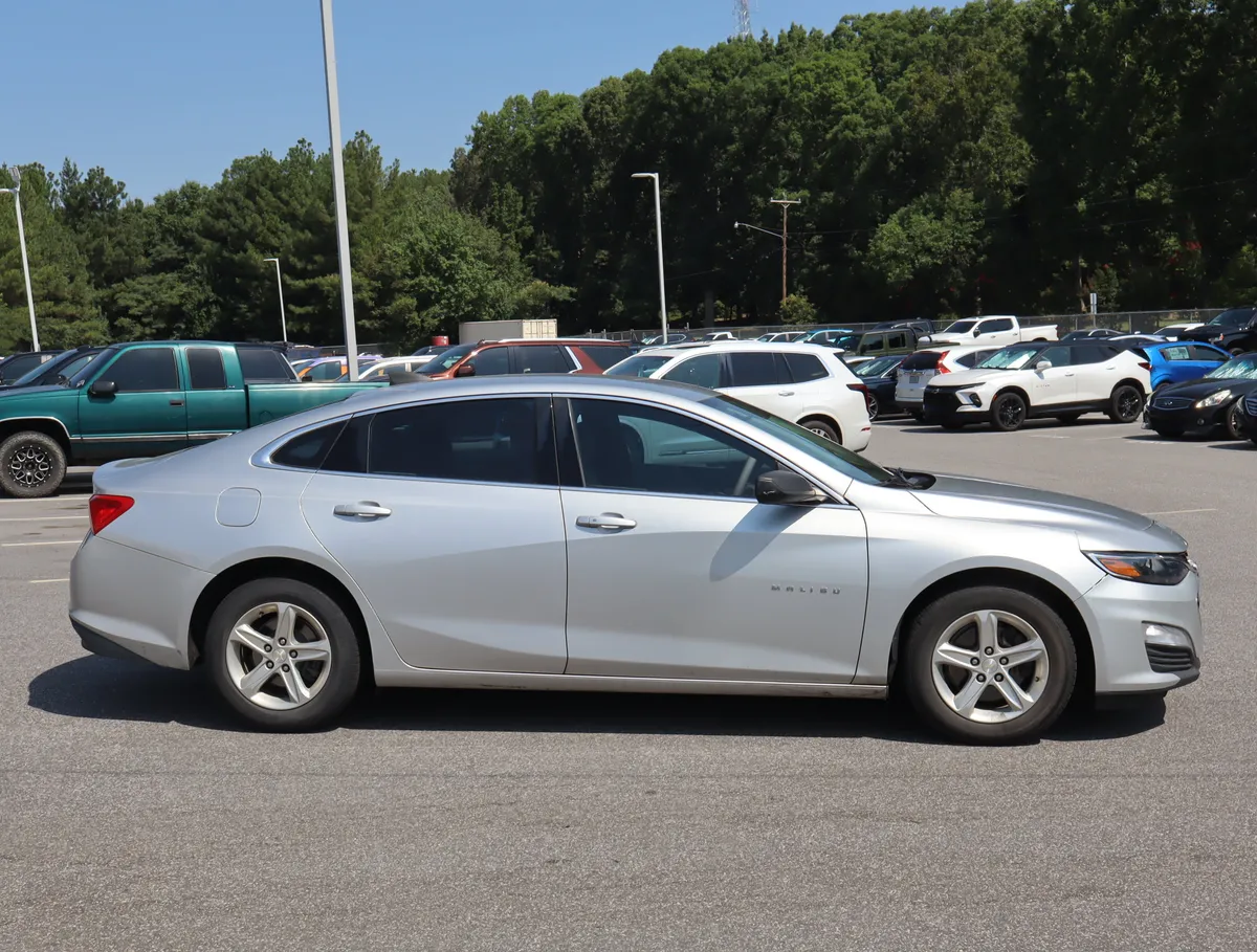 2019 Chevrolet Malibu LS thumbnail 9