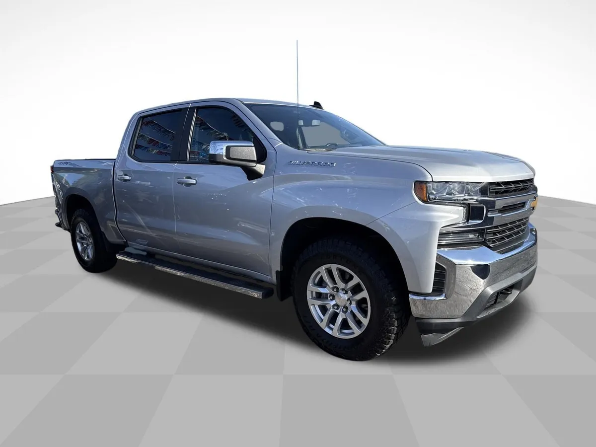 2019 Chevrolet Silverado 1500 LT thumbnail 3