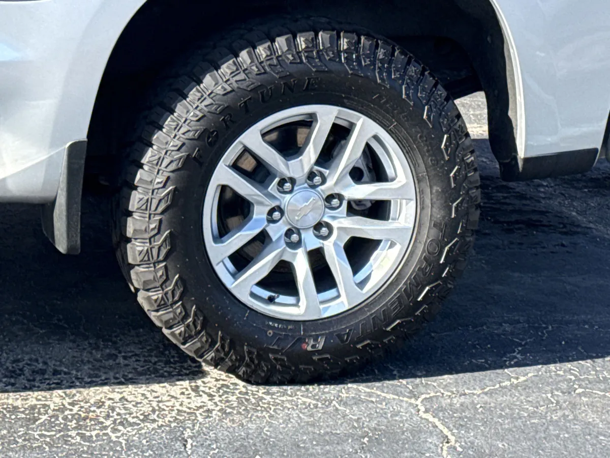 2019 Chevrolet Silverado 1500 LT thumbnail 6