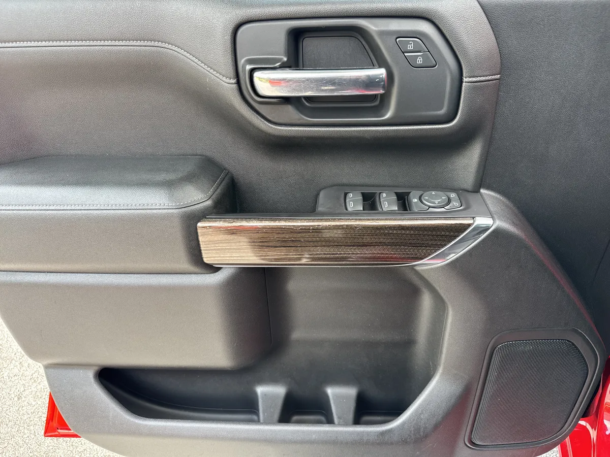 2019 Chevrolet Silverado 1500 LT thumbnail 14