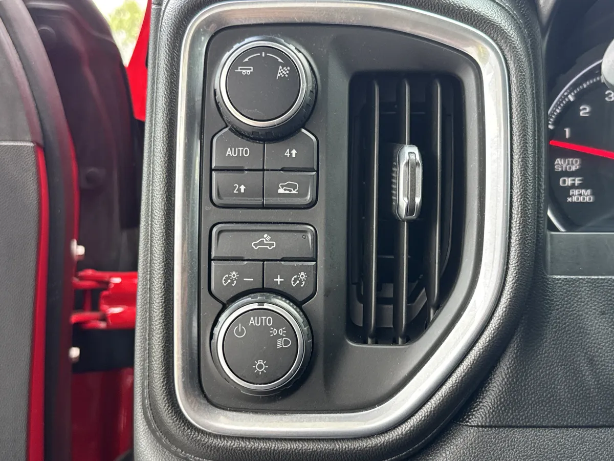 2019 Chevrolet Silverado 1500 LT thumbnail 18