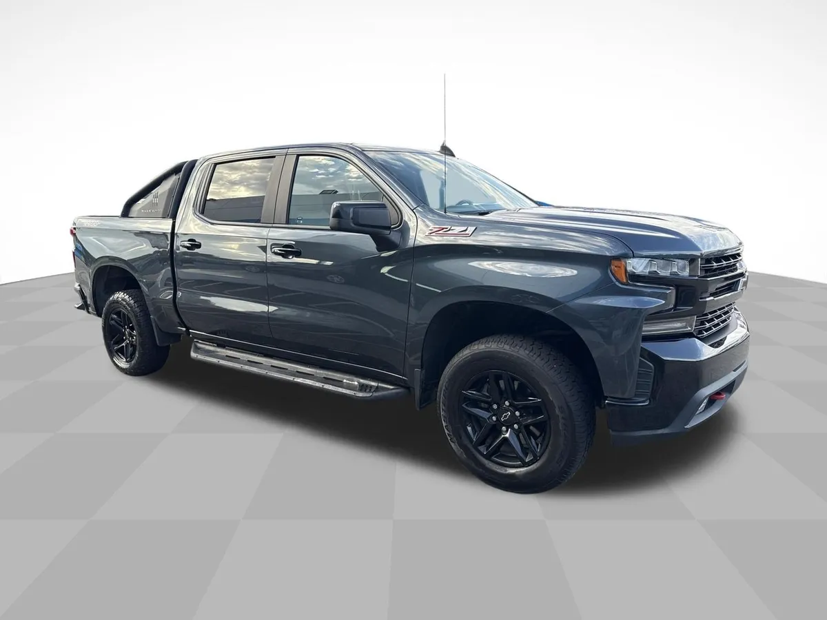 2019 Chevrolet Silverado 1500 LT Trail Boss thumbnail 3