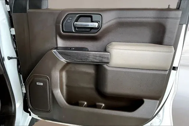 2019 Chevrolet Silverado 1500 LTZ thumbnail 26