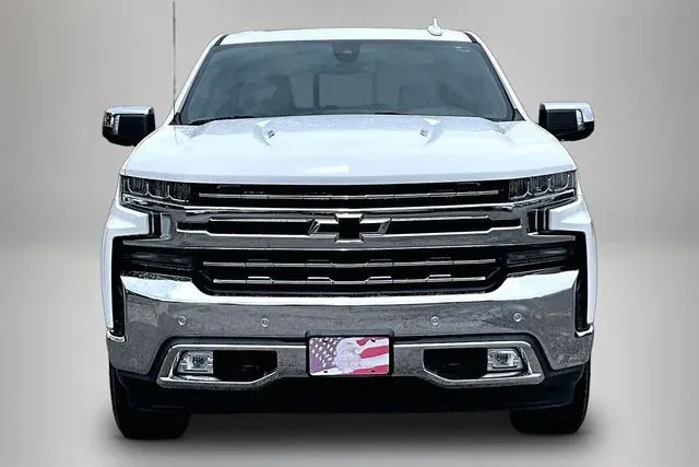 2019 Chevrolet Silverado 1500 LTZ thumbnail 3