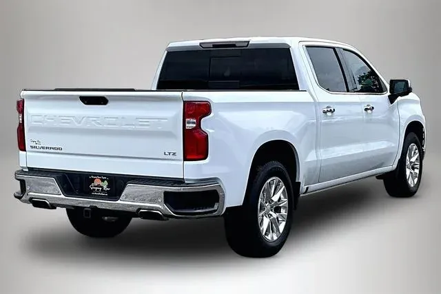 2019 Chevrolet Silverado 1500 LTZ thumbnail 5