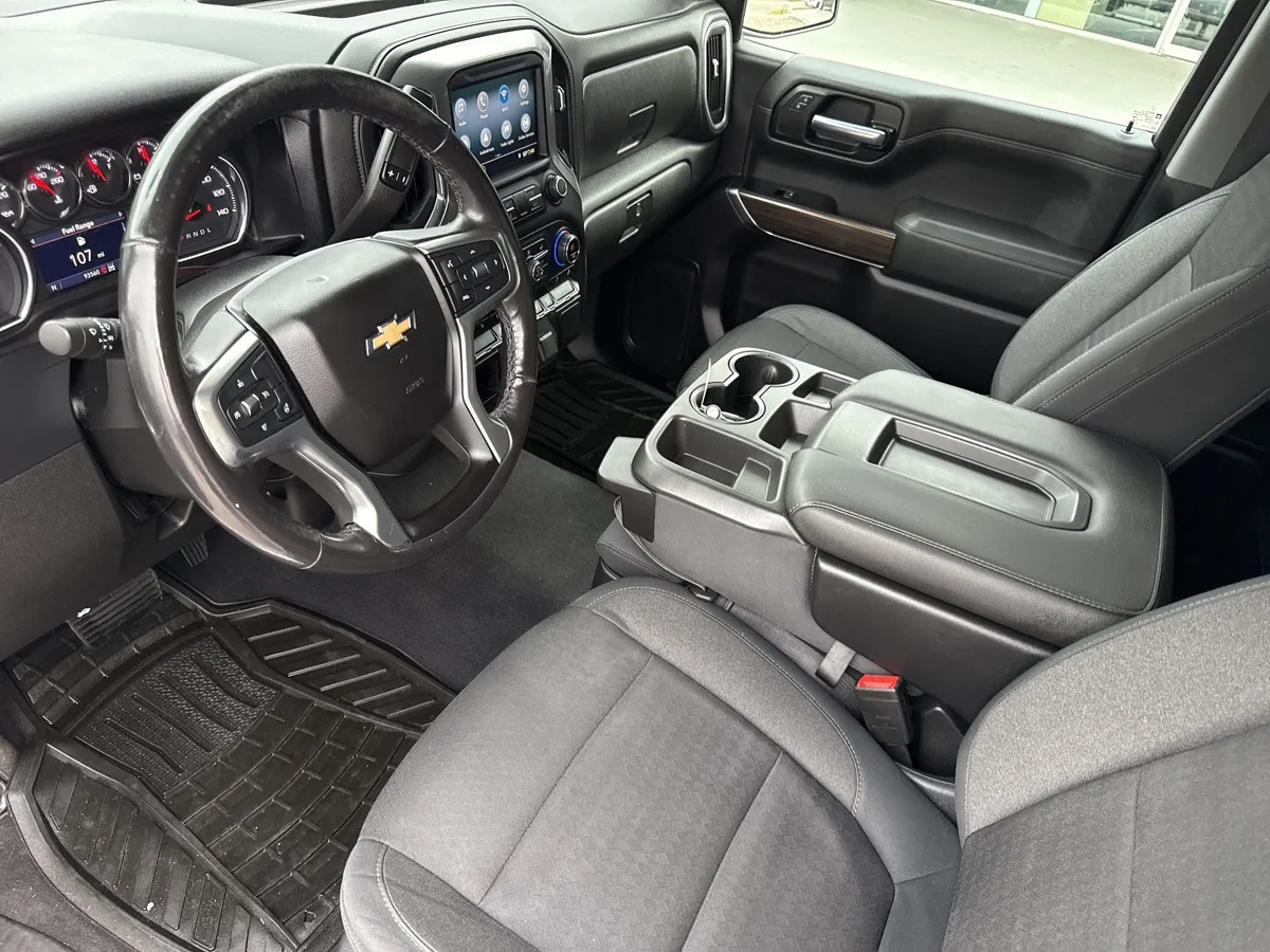 2019 Chevrolet Silverado 1500 RST thumbnail 13