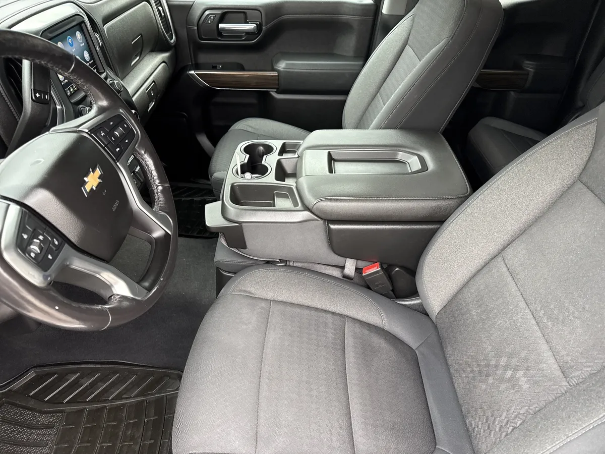 2019 Chevrolet Silverado 1500 RST thumbnail 14