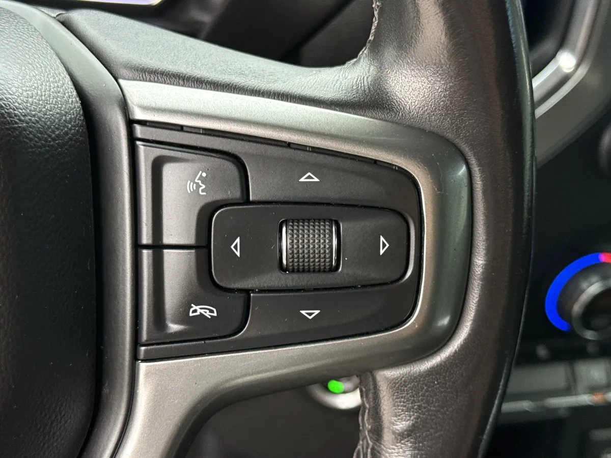2019 Chevrolet Silverado 1500 RST thumbnail 24