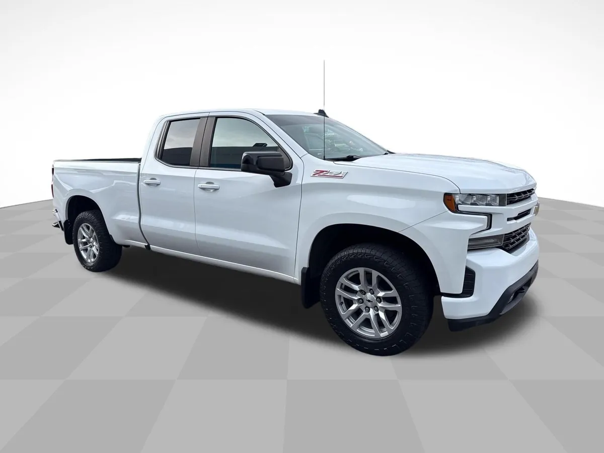 2019 Chevrolet Silverado 1500 RST thumbnail 3