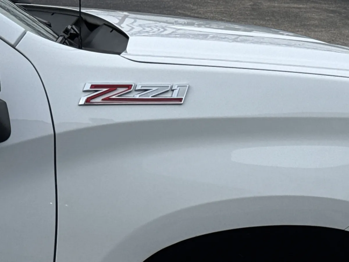 2019 Chevrolet Silverado 1500 RST thumbnail 5